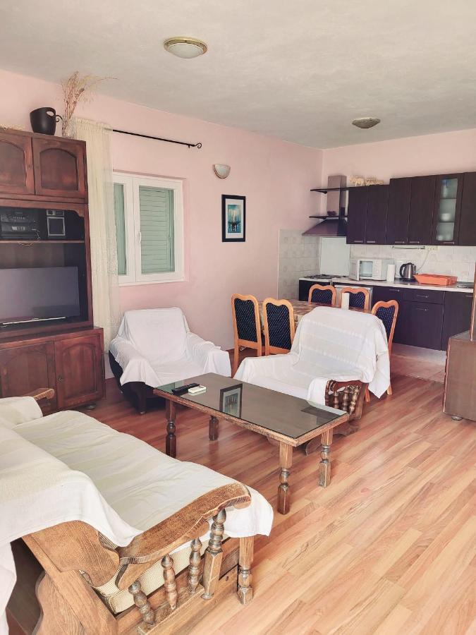 Apartment Raslina ภายนอก รูปภาพ
